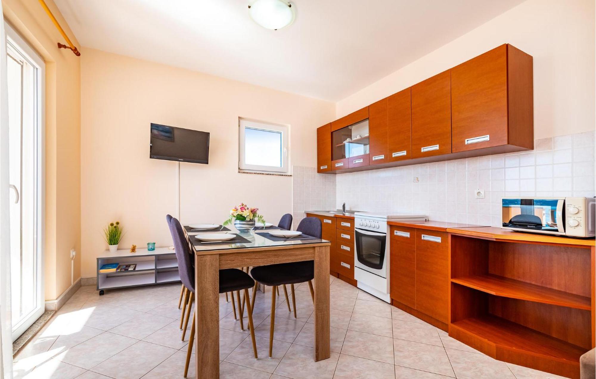 Cozy Apartment In Posedarje With House Sea View Eksteriør bilde